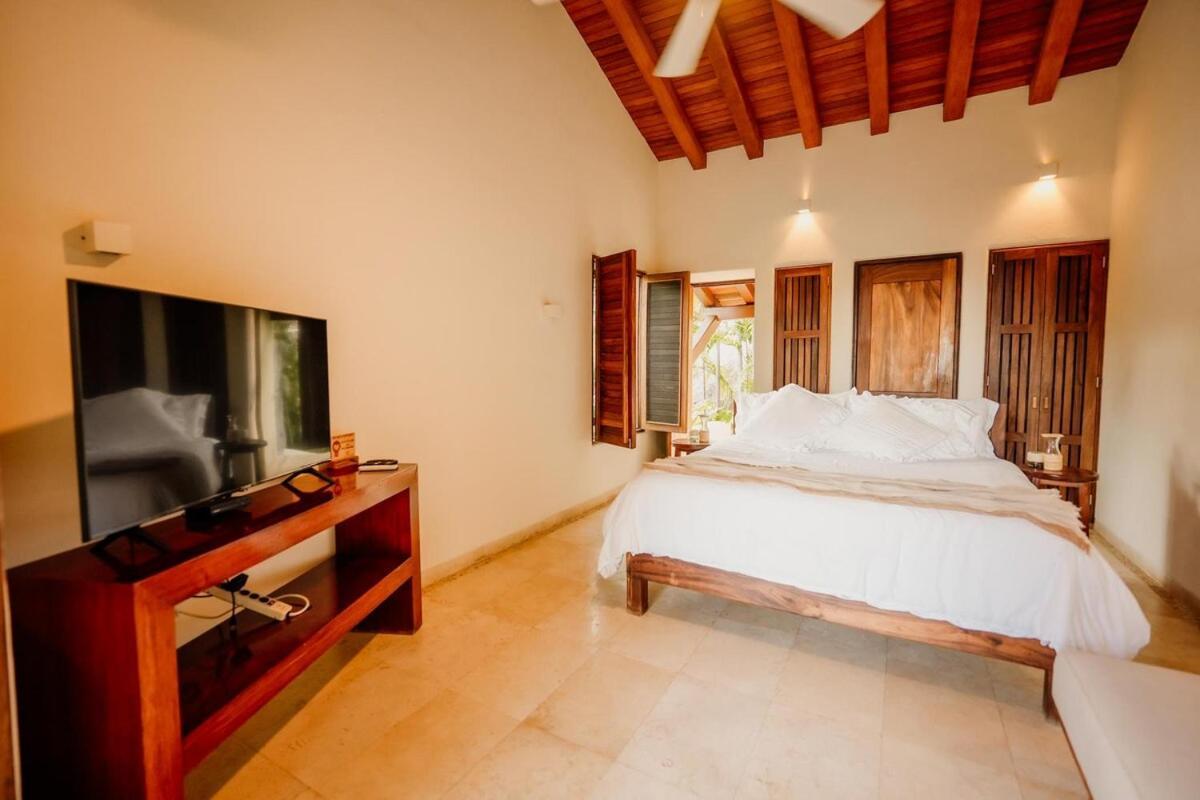 זיהואטנחו Dream Villa With Private Beach And Catering מראה חיצוני תמונה